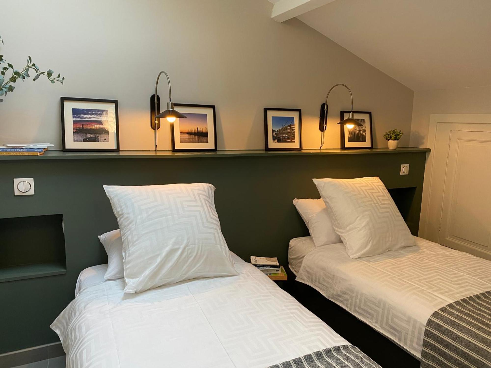 Le Petit Bijou Sete, Quatre Appartements Au Centre Ville, Trois Avec Vue Canal ห้อง รูปภาพ